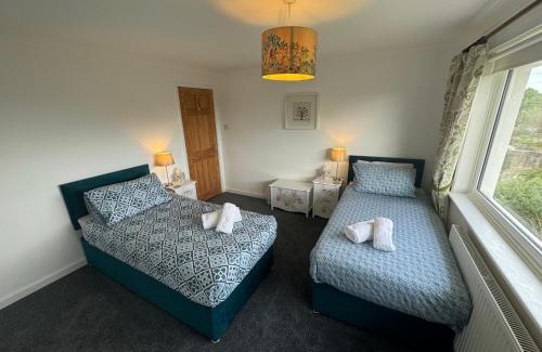 Barnstaple Casa | Homely 4 bed in Barnstaple