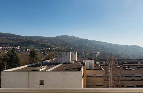 Guimaraes Apartamento | Homely Large Flat | Balcony