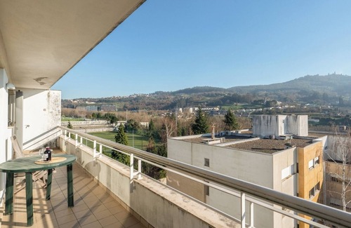 Guimaraes Apartamento | Homely Large Flat | Balcony