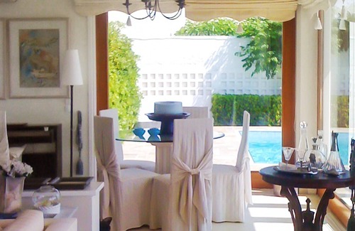 Nerantza Villa | Homerez - ¡A 20 m de la playa! Bonita villa para 5 pers. con piscina en Nerantza