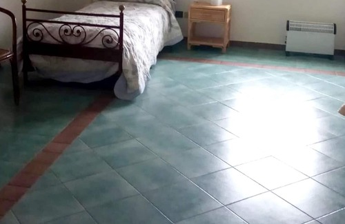 Pontecagnano Faiano Apartamento | Homerez - Apartement 4 km away from the beach for 3 ppl. with garden at Faiano