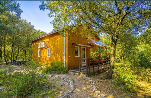 Saint-Jean-du-Pin Apartamento | Homerez - Appartement for 4 ppl. with shared pool, jacuzzi and terrace at Anduze