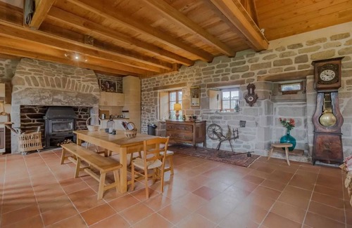 Chaumeil Casa | Homerez - Casa de granito auténtica - Chaumeil - Chimenea