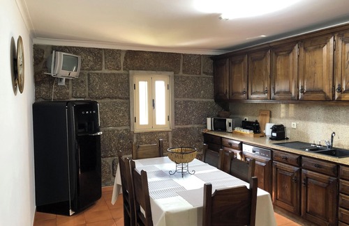 Resende Villa | Homerez - Encantadora Villa en Resende con Piscina Privada