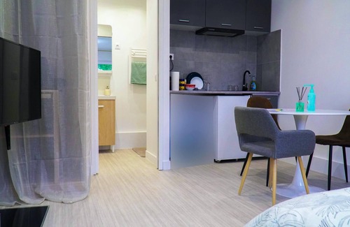 Notre-Dame Apartamento | Homerez - Cozy Studio in Pontoise - 25 sqm