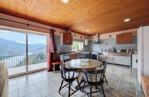 Mesao Frio Villa | Homerez - Acogedora villa en Mesão Frio con piscina privada 120 m²