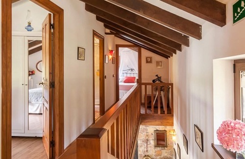 Escobedo Casa | Homerez - Espaciosa casa a 11 km de la playa para 7 pers. con jardín en Calgar