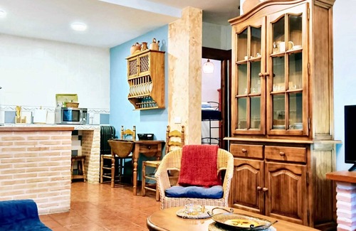 Cenicientos Casa | Homerez - Casa espaciosa en Cenicientos con vista a la montaña