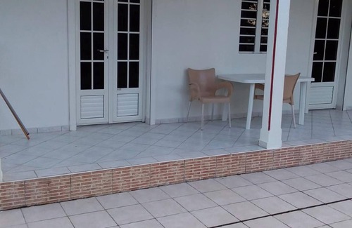 Les Mangles Casa | Homerez - Casa acogedora en Les Mangles con jardín cercado