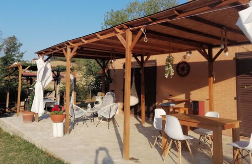 Tolentino Casa | Homerez - Bonita casa para 4 pers. con jardín en Tolentino