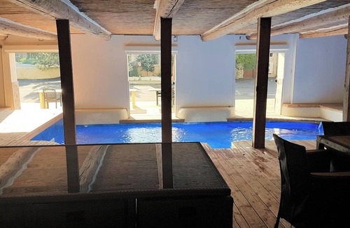 Lespignan Casa | Homerez - Casa espaciosa cerca de Lespignan con piscina privada