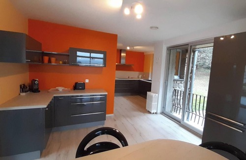Langogne Casa | Homerez - Casa espaciosa en Langogne, jardín