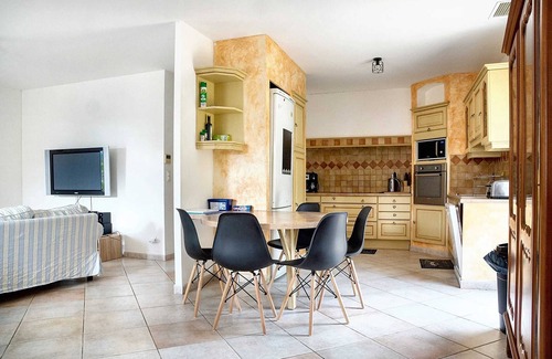 Saint-Jean-du-Pin Villa | Homerez - Villa en Saint-Jean-du-Pin