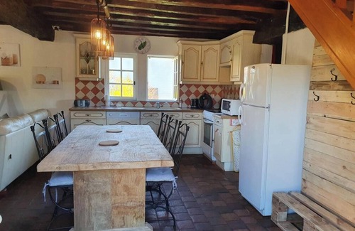 Salbris Casa | Homerez - Casa acogedora en Salbris con jardín cerrado y terraza.