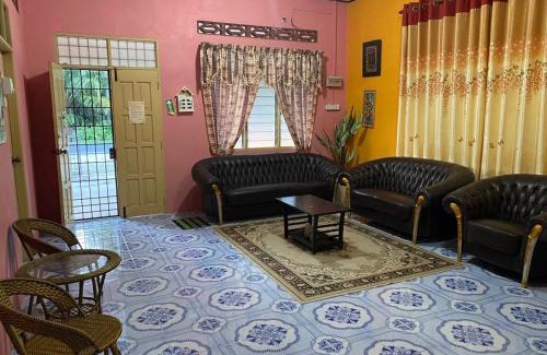 Kampong Raja Casa | Homestay Bonda
