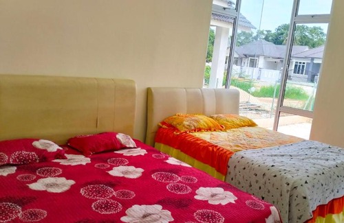 Wakaf Bharu Casa | Homestay Dena Moon Inn