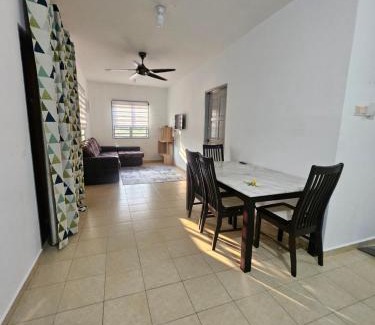 Kampung Gudang Rasau Casa | Homestay Sarah Ali Kuantan 3BEDROOM 2WASHROOM SELESA,BERSIH & LUAS