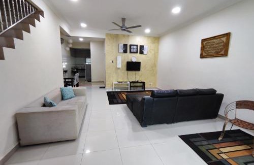 Temerloh Casa | Homestay Temerloh 4 Aircond 4 Bedroom 3 Heater Water Filter Near Bandar Temerloh