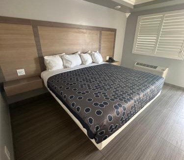 Los Banos Hotel | HomeTown Inn