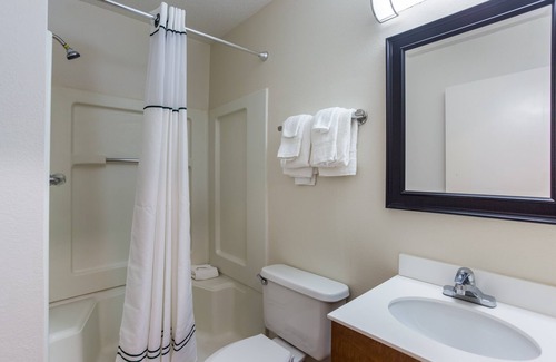 Nashville Hotel | HomeTowne Studios By Red Roof Nashville - Airport/ Briley Pkwy