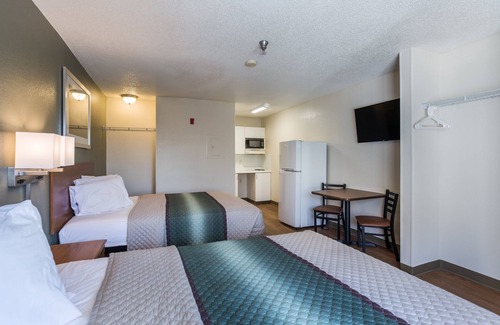 Nashville Hotel | HomeTowne Studios By Red Roof Nashville - Airport/ Briley Pkwy