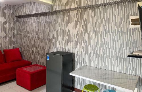 Depok Apartamento | Homey and Comfortable 1BR at Cinere Resort Apartment By Travelio