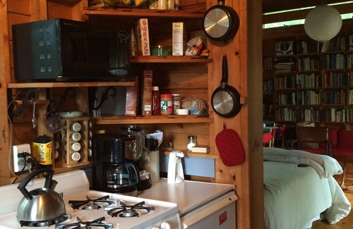 Williston Apartamento | Honeymooners / Getaway Studio en Lovely Lake Iroquois cerca de Burlington