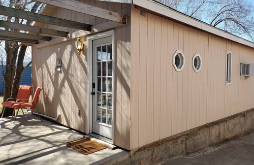 Dexter Cabaña | Madreselva Cottage a 50 minutos de Pioneer Woman.