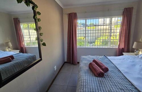 Walmer Apartamento | Honeywood Stays - 2 Bedroom Self-Catering Unit