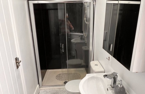 Castle Casa | Hoopers Sandy Beach Guest Rooms