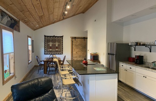 Horse Shoe Casa | Horse Friendly Barn Apartment with central location to hiking biking brewery’s