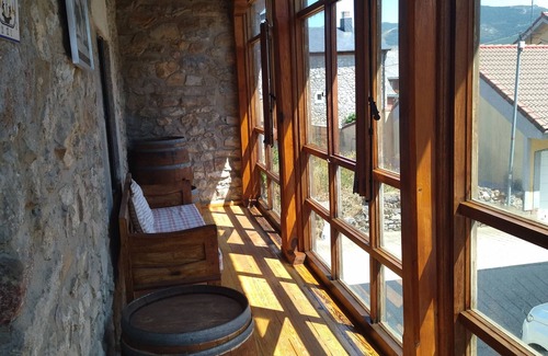 Puebla de Lillo Cabaña | Hospital del Caminante I. 4 Habitaciones con cama de matrimonio y baño. 8+1 (9p)