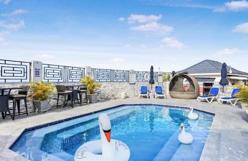 St.Bran's Burg Hotel | Hospitality Expert BTS 5 - Pool Beach & Bar