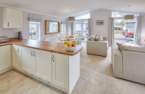 Runswick Bay Cabina | Host & Stay | 28 The Pines