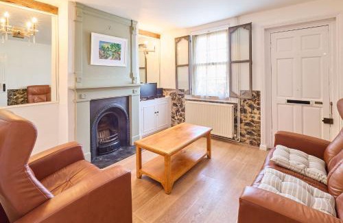 Hythe Casa | Host & Stay - Old Stone Cottage