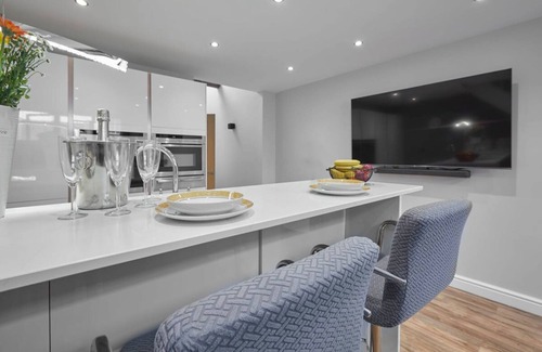 Scarborough Casa | Host Stay The Old Jail Barber s Shop