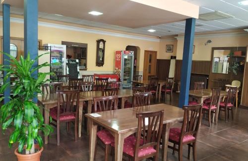 Mora Hotel | Hostal agripino y Restaurante asiático