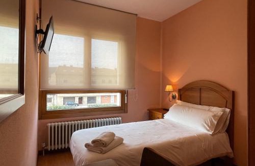 Duruelo de la Sierra Casa | Hostal Torreblanca