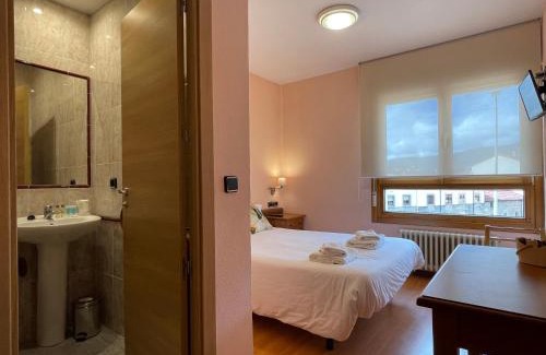 Duruelo de la Sierra Casa | Hostal Torreblanca