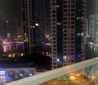 Dubai Marina Hostal | Hostel Resort VIP