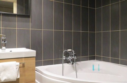 Royallieu Village Hotel | Hostellerie Du Royal Lieu