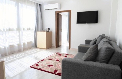 Village Road Hotel | Hostmark aqua vista