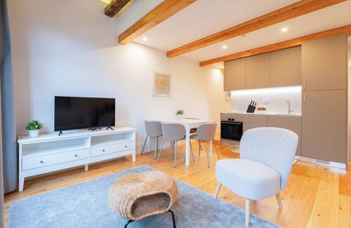 Guimaraes Apartamento | HostWise - Spacious and Family Flats