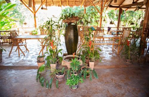 Mae Chaem Casa | Hot Coffee Guest House and Resort