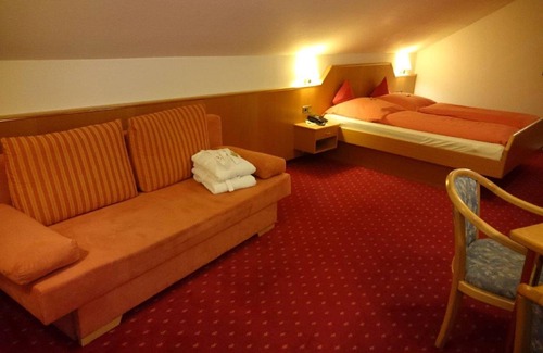 Wachenheim an der Weinstrasse Hotel | Hotel Goldbächel