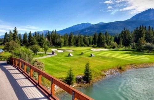 East Kootenay Cabina | Hot Springs Cabin (Se aceptan mascotas)