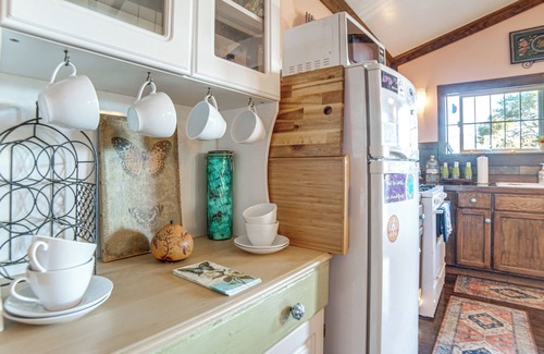 Dos Rios Apartamento | Hot Tub + Fire Pit: Secluded Dos Rios Escape!