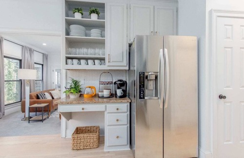 Stone Mountain Casa | Hot Tub/Fireplace/Pool Table+Ping Pong/Kids Playroom