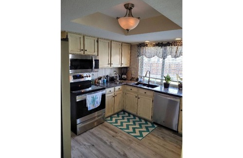 Arvada Casa | Hot Tub & HEATED Pool Relaxing Home In Arvada, close to Boulder/Denver/Springs