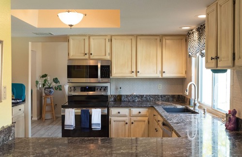 Arvada Casa | Hot Tub & HEATED Pool Relaxing Home In Arvada, close to Boulder/Denver/Springs